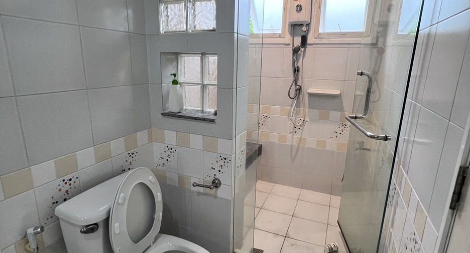 For rent 3 bedrooms house in Mueang Samut Prakan, Samut Prakan