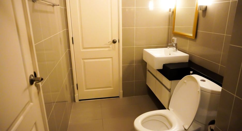 Продажа 1 кровать кондо в Хуаи Кхщанг, Бангкок