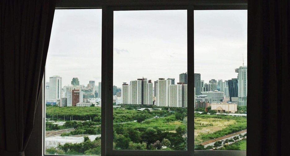 For rent 2 bedrooms condo in Huai Khwang, Bangkok