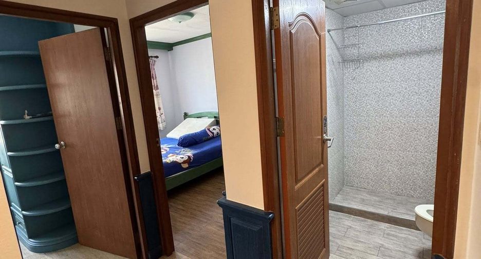 For rent 2 bedrooms condo in Yan Nawa, Bangkok