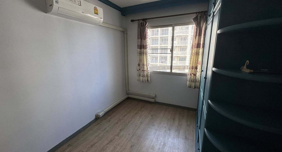 For rent 2 bedrooms condo in Yan Nawa, Bangkok