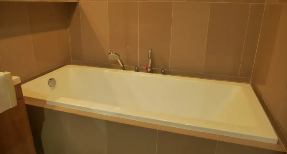 Condo en alquiler de 3 habitaciones en Pathum Wan, Bangkok