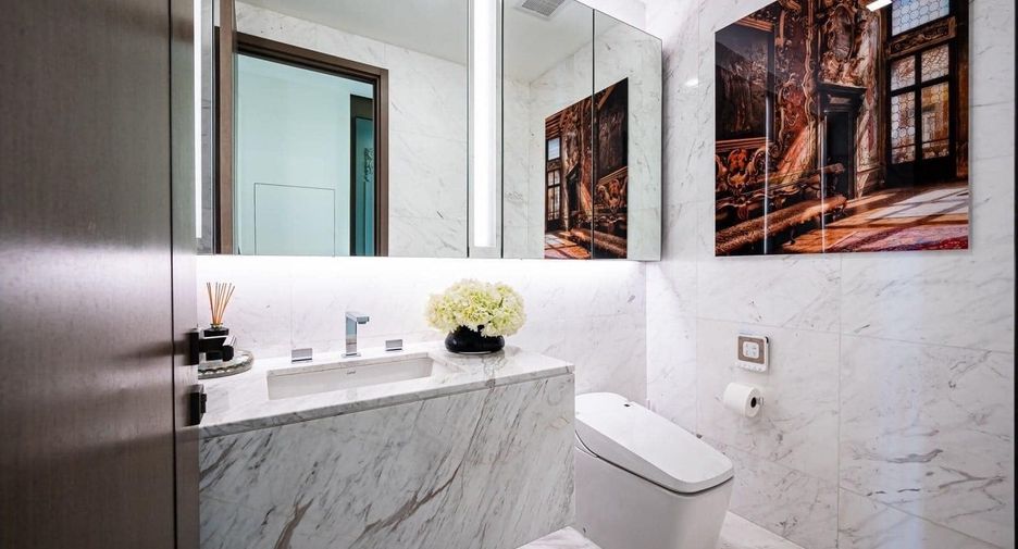 For sale 2 bedrooms condo in Watthana, Bangkok