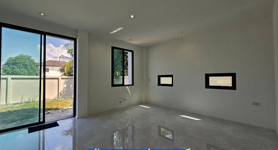 For sale 3 bedrooms house in Bang Khae, Bangkok
