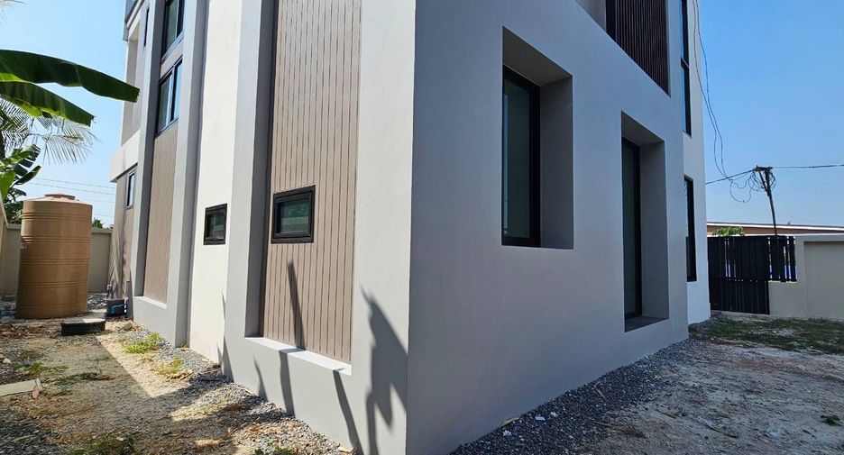 For sale 3 bedrooms house in Bang Khae, Bangkok