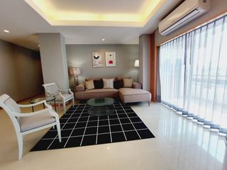 Condo en alquiler de 3 habitaciones en Sathon, Bangkok