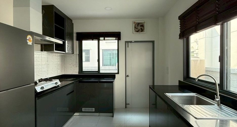 出租 4 卧室 独立屋 在 Bang Phli, Samut Prakan