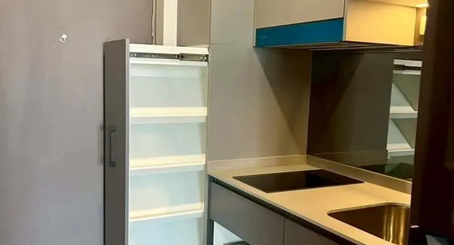 For rent studio condo in Khlong Toei, Bangkok