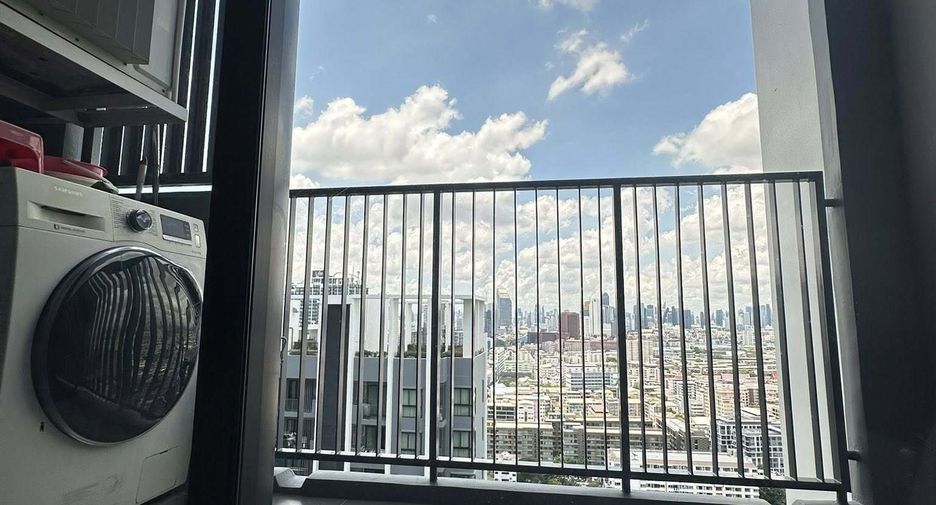 For rent 2 bedrooms condo in Huai Khwang, Bangkok