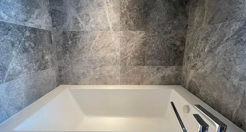 For rent 1 bed condo in Khlong San, Bangkok
