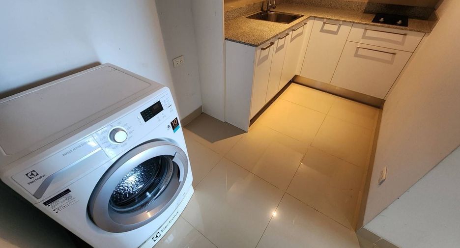 Wohnung zur Miete mit 2 Zimmer in Khlong Toei, Bangkok