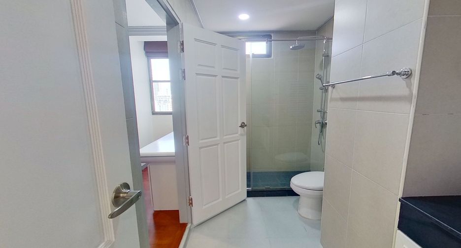 Wohnung zur Miete mit 3 Zimmer in Khlong Toei, Bangkok