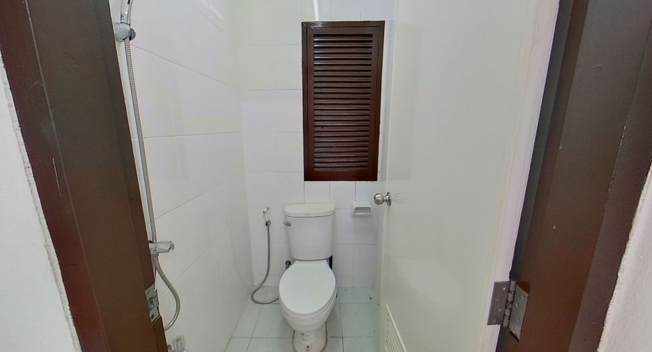 Wohnung zur Miete mit 3 Zimmer in Khlong Toei, Bangkok
