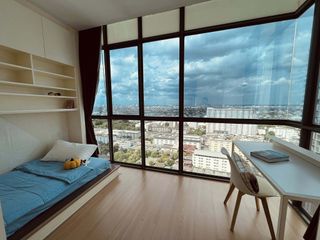 Condo en venta de 2 habitaciones en Phra Khanong, Bangkok