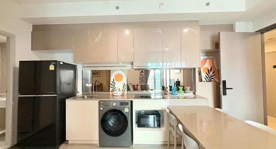 For rent 2 bedrooms condo in Bang Rak, Bangkok