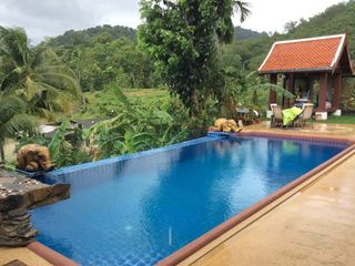 Villa zum Kauf mit 4 Zimmer in Kathu, Phuket