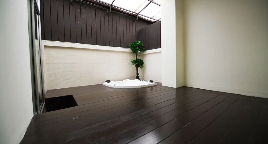 For sale and for rent 3 bedrooms townhouse in Thalang, Phuket