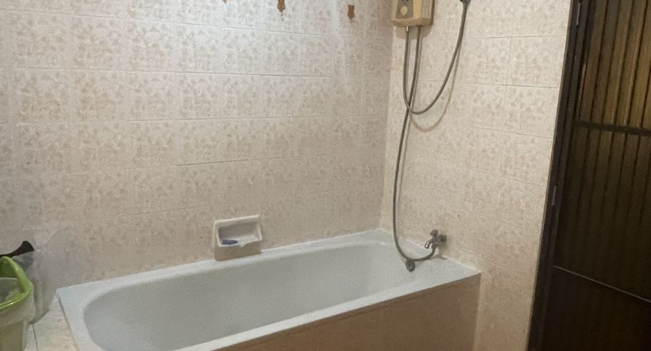 For sale 2 bedrooms townhouse in Mueang Phuket, Phuket