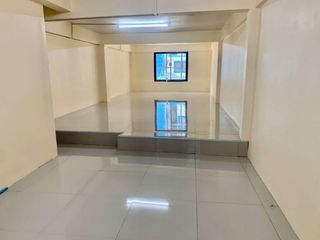 Reihenhaus zum Kauf mit 5 Zimmer in Thung Khru, Bangkok
