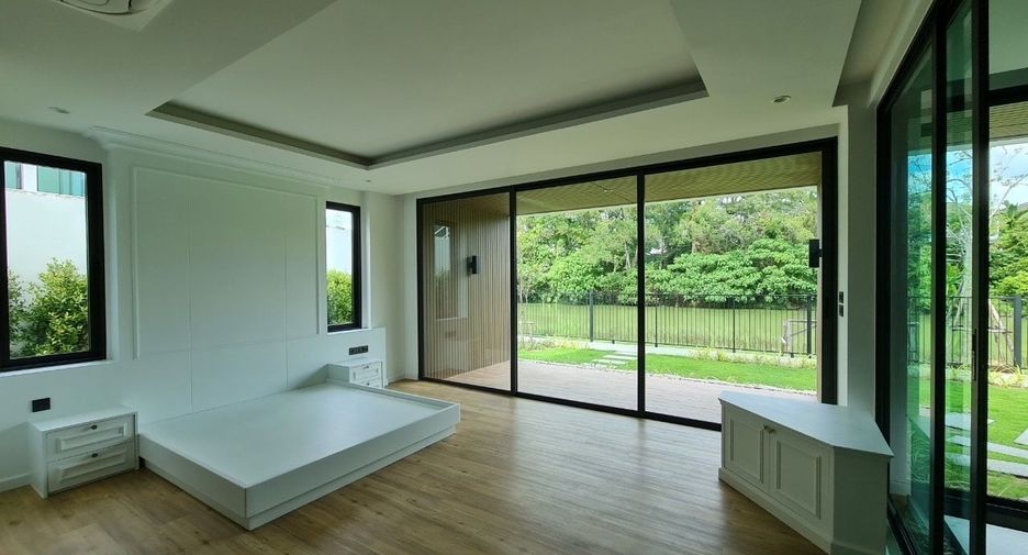 For sale 3 bedrooms villa in Mueang Phuket, Phuket
