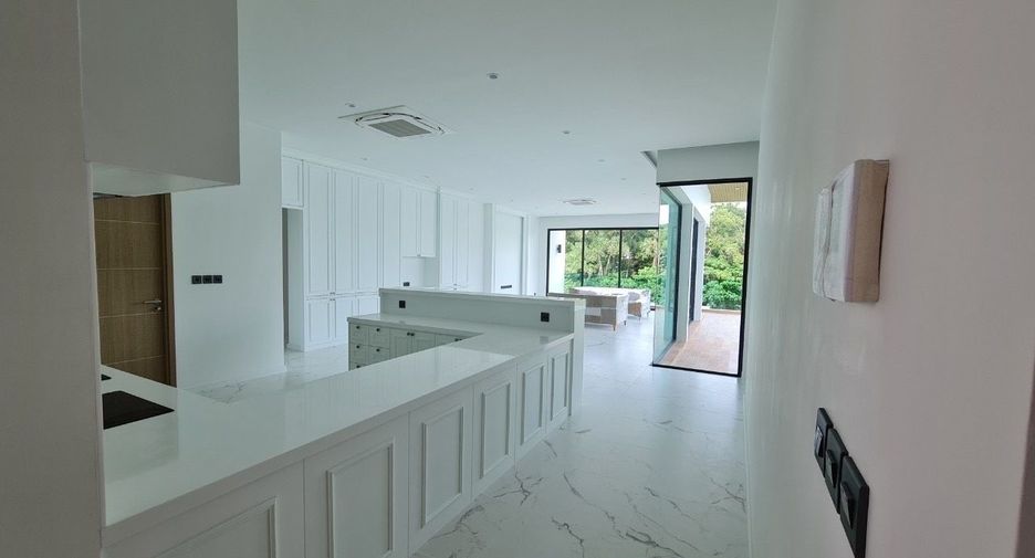 For sale 3 bedrooms villa in Mueang Phuket, Phuket