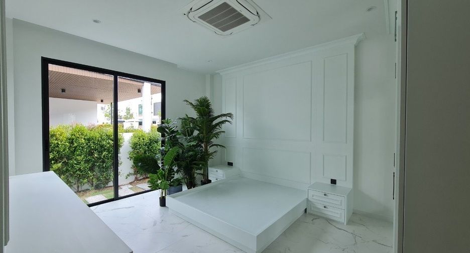 For sale 3 bedrooms villa in Mueang Phuket, Phuket