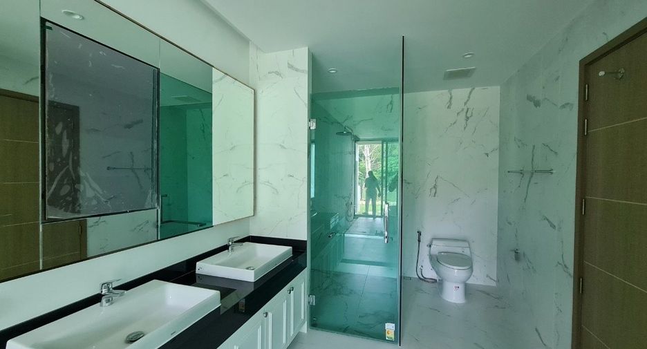 For sale 3 bedrooms villa in Mueang Phuket, Phuket