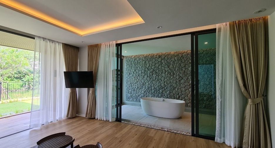 For sale 3 bedrooms villa in Mueang Phuket, Phuket