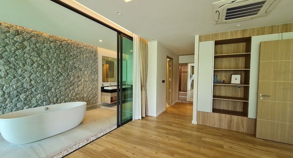 For sale 3 bedrooms villa in Mueang Phuket, Phuket