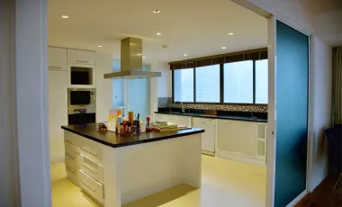 Wohnung zur Miete mit 2 Zimmer in Khlong Toei, Bangkok