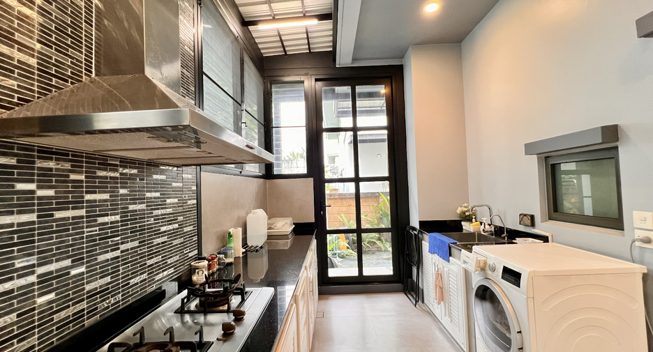 Casa en alquiler de 4 habitaciones en Prawet, Bangkok