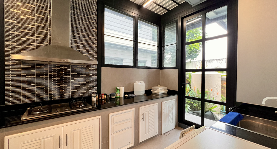 Casa en alquiler de 4 habitaciones en Prawet, Bangkok