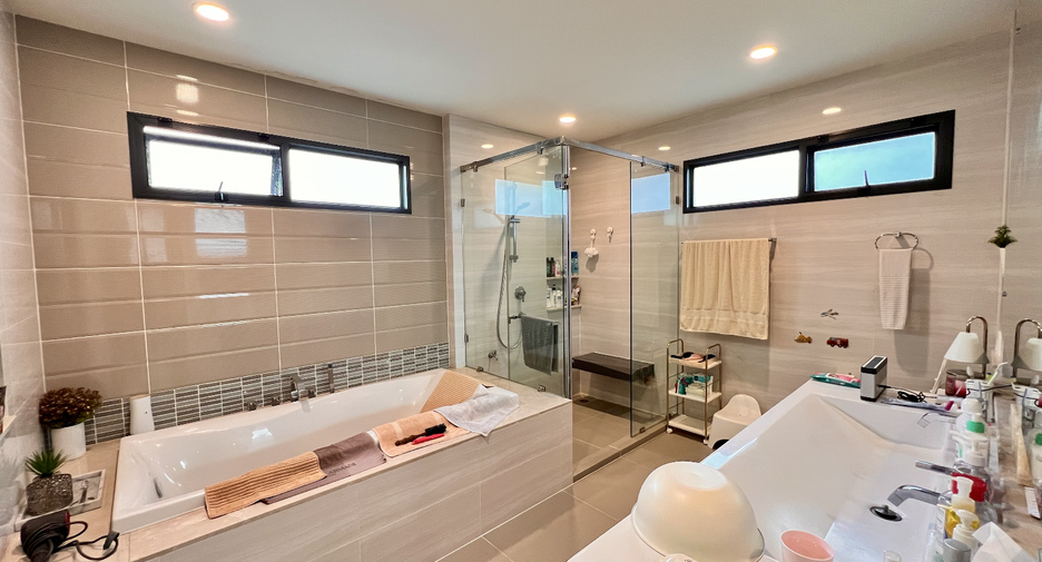 Casa en alquiler de 4 habitaciones en Prawet, Bangkok