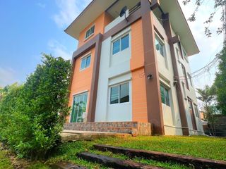 For sale and for rent 5 bedrooms house in Bang Na, Bangkok