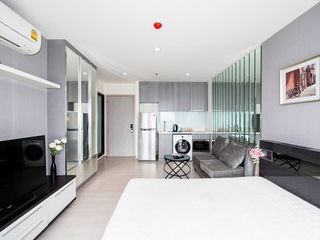 For sale studio condo in Khlong Toei, Bangkok
