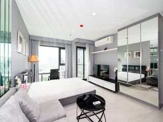 For sale studio condo in Khlong Toei, Bangkok