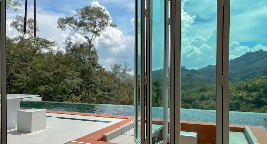 For sale 5 bedrooms villa in Thalang, Phuket