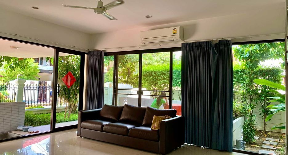 Casa en alquiler de 4 habitaciones en Huai Khwang, Bangkok