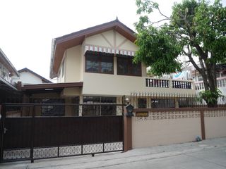 For sale 4 ベッドルーム house in Phra Khanong, Bangkok