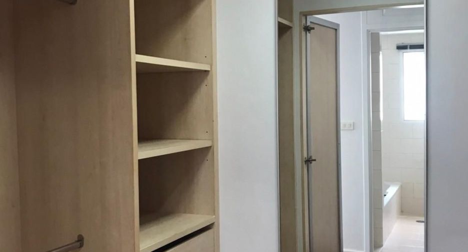 ให้เช่า 3 ห้องนอน คอนโด ใน คลองเตย, กรุงเทพฯ