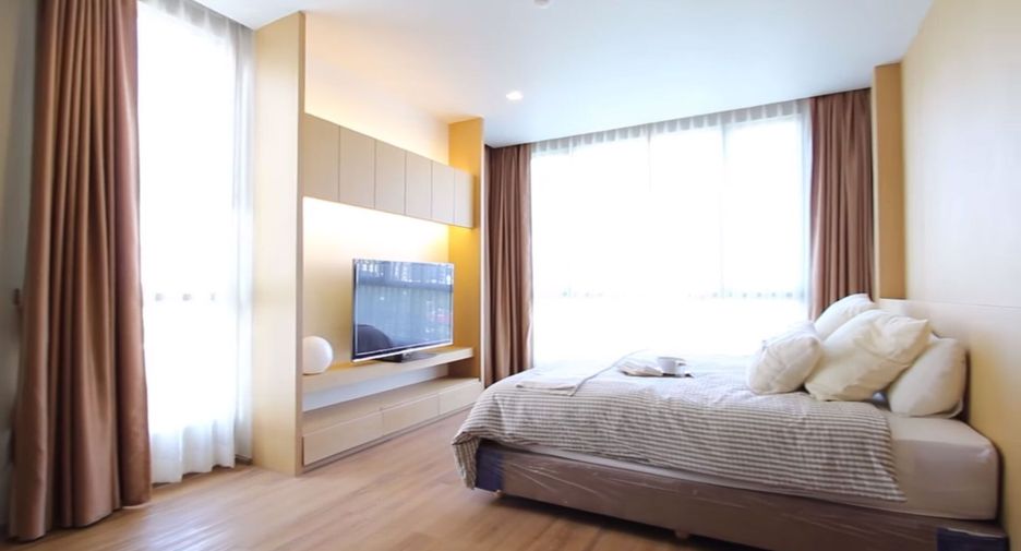For rent 3 bedrooms apartment in Khlong Toei, Bangkok
