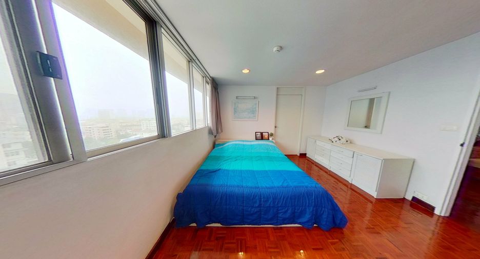 For rent 2 bedrooms condo in Watthana, Bangkok