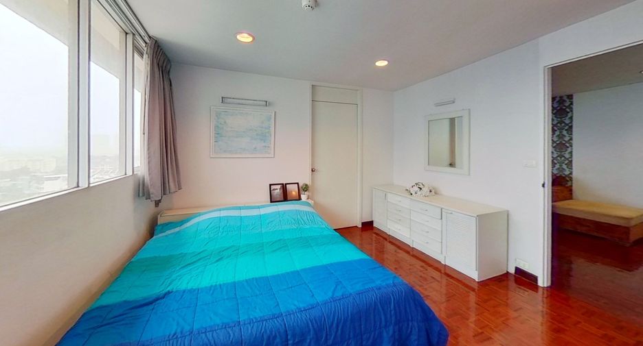 For rent 2 bedrooms condo in Watthana, Bangkok