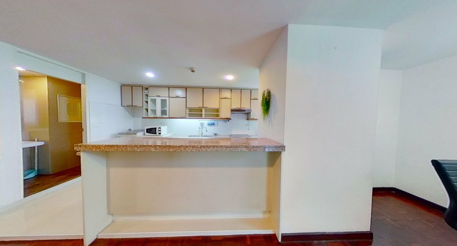 For rent 2 bedrooms condo in Watthana, Bangkok