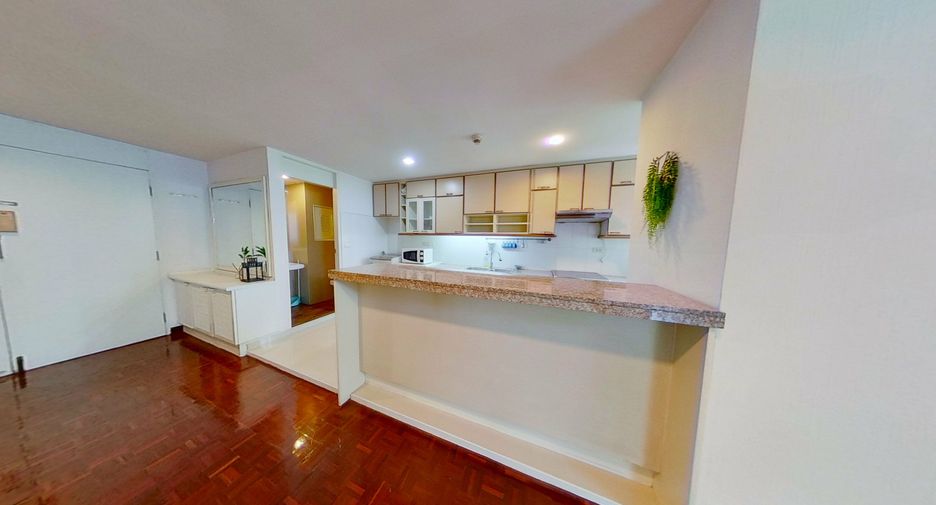 For rent 2 bedrooms condo in Watthana, Bangkok