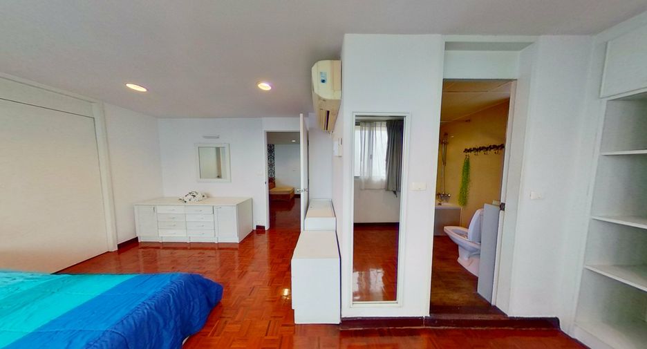 For rent 2 bedrooms condo in Watthana, Bangkok