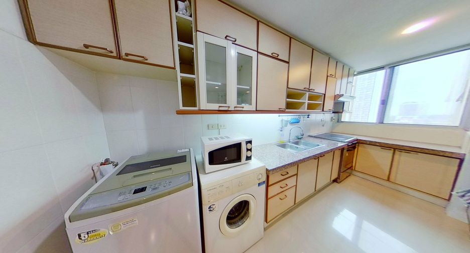 For rent 2 bedrooms condo in Watthana, Bangkok