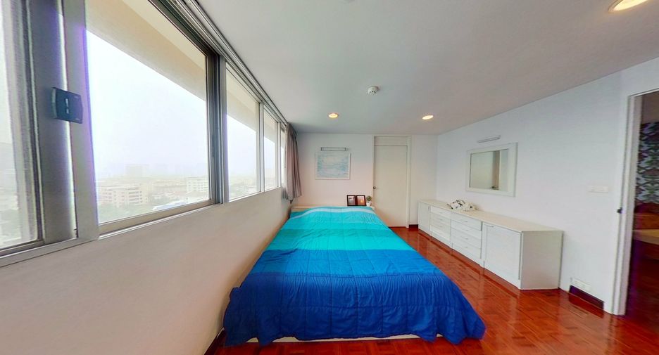 For rent 2 bedrooms condo in Watthana, Bangkok
