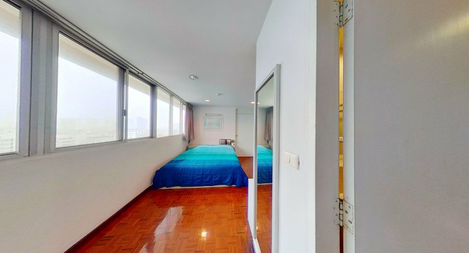 For rent 2 bedrooms condo in Watthana, Bangkok