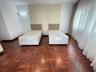 Apartment zur Miete mit 3 Zimmer in Khlong Toei, Bangkok